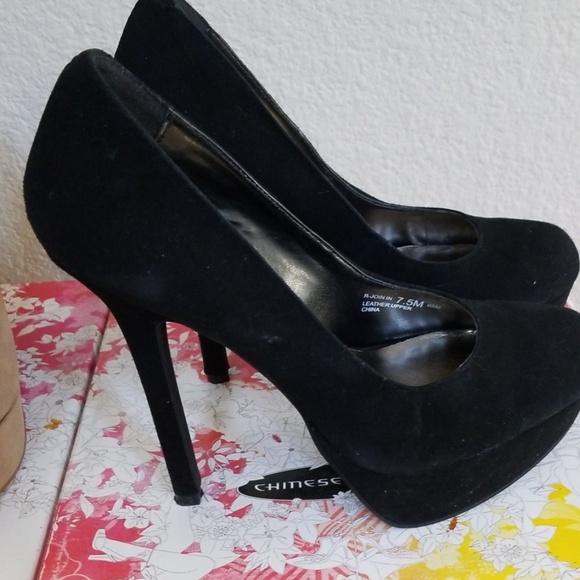 Shoes - Picture 3 of 8